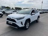 Toyota RAV4 2021 года за 9 350 000 тг. в Шымкент