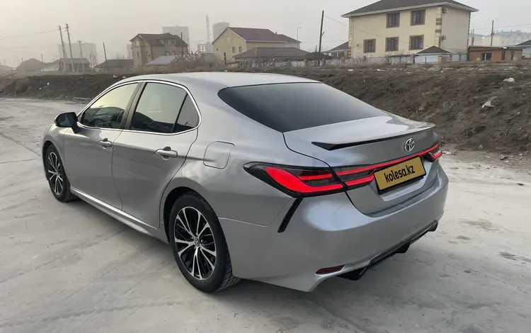 Toyota Camry 2018 года за 11 500 000 тг. в Атырау