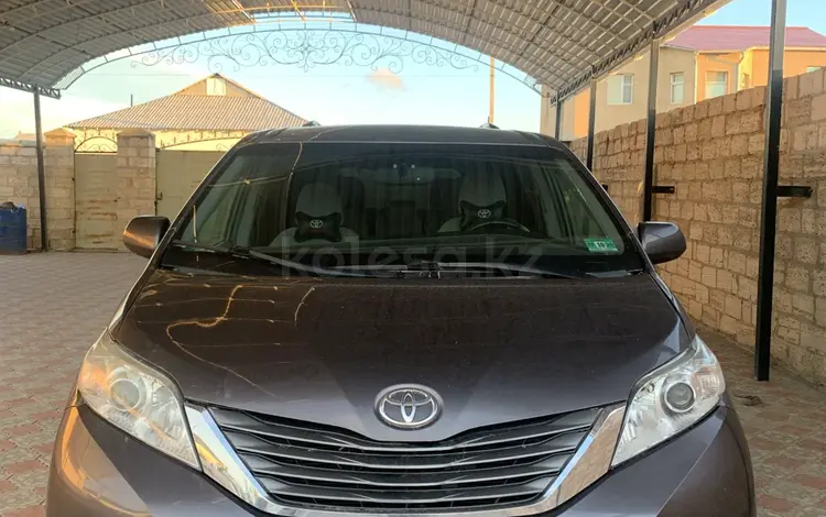 Toyota Sienna 2015 годаүшін9 500 000 тг. в Актау
