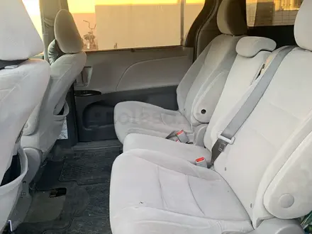 Toyota Sienna 2015 года за 9 500 000 тг. в Актау – фото 6