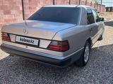 Mercedes-Benz E 260 1990 года за 1 700 000 тг. в Мерке – фото 4