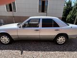 Mercedes-Benz E 260 1990 года за 1 700 000 тг. в Мерке – фото 2