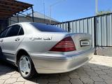 Mercedes-Benz S 430 1999 года за 4 200 000 тг. в Мерке – фото 4