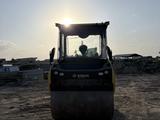 Аренда комбинированного катка, масса 10 т 2025 года в Алматы – фото 4