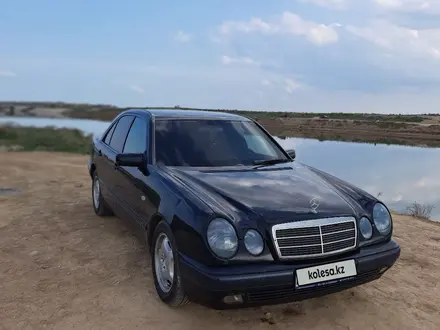 Mercedes-Benz E 230 1996 года за 3 100 000 тг. в Шымкент – фото 2