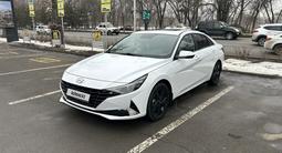 Hyundai Elantra 2022 года за 10 490 000 тг. в Алматы