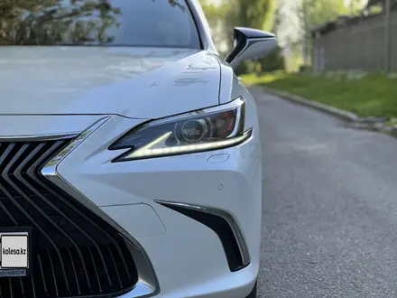 Lexus ES 350 2019 года за 22 000 000 тг. в Шымкент – фото 3
