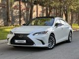Lexus ES 350 2019 года за 22 000 000 тг. в Шымкент