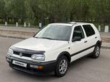 Volkswagen Golf 1993 года за 2 050 000 тг. в Астана – фото 3
