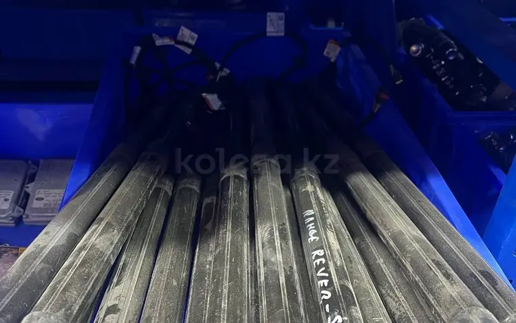 Эдектропривод багажника для Land rover за 1 000 тг. в Алматы