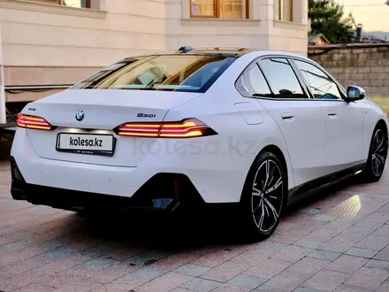 BMW 530 2023 года за 32 000 000 тг. в Алматы – фото 3