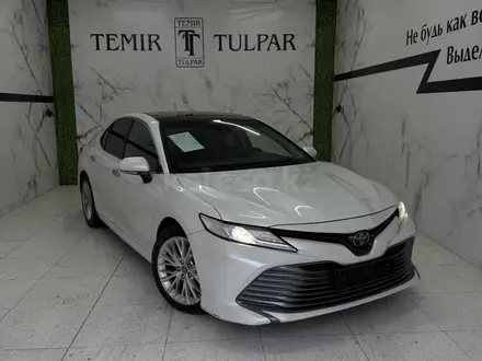 Toyota Camry 2019 года за 14 790 000 тг. в Шымкент