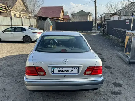 Mercedes-Benz E 320 1997 года за 3 700 000 тг. в Алматы – фото 10
