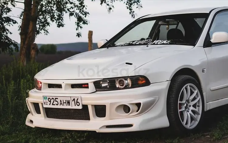 Передний бампер Dolphin Mitsubishi Galant 8 Legnum за 65 000 тг. в Алматы