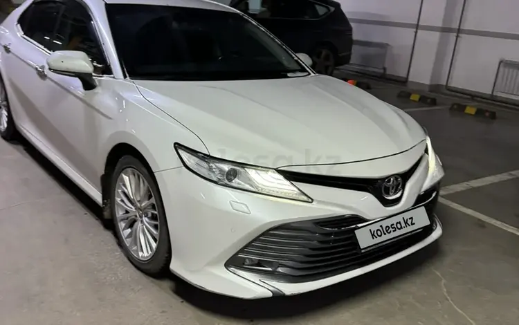 Toyota Camry 2019 годаfor13 350 000 тг. в Астана