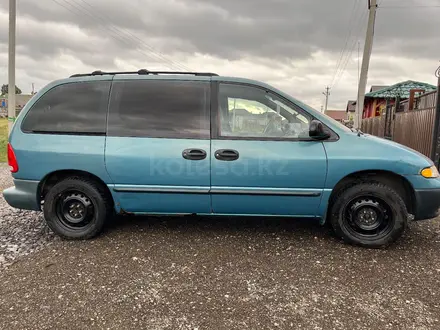 Chrysler Voyager 1998 года за 2 200 000 тг. в Актобе – фото 3