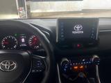 Toyota RAV4 2020 года за 19 000 000 тг. в Шымкент – фото 3