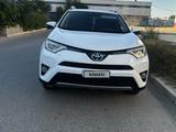 Toyota RAV4 2016 года за 7 800 000 тг. в Актау – фото 2
