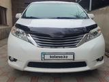 Toyota Sienna 2013 годаfor13 700 000 тг. в Алматы