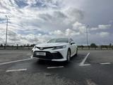Toyota Camry 2022 года за 15 000 000 тг. в Уральск