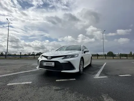 Toyota Camry 2022 года за 15 000 000 тг. в Уральск