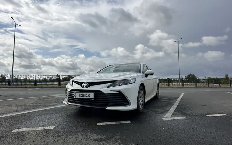 Toyota Camry 2022 года за 15 000 000 тг. в Уральск