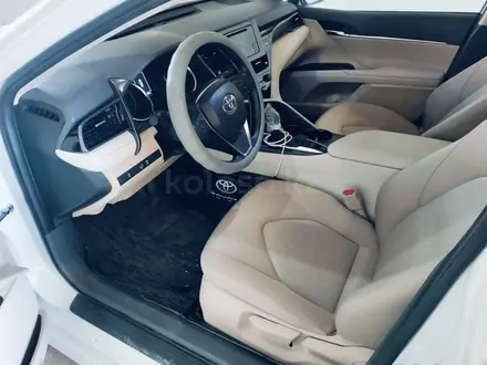 Toyota Camry 2022 года за 15 000 000 тг. в Уральск – фото 4