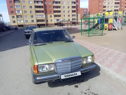 Mercedes-Benz E 200 1982 годаүшін1 500 000 тг. в Павлодар