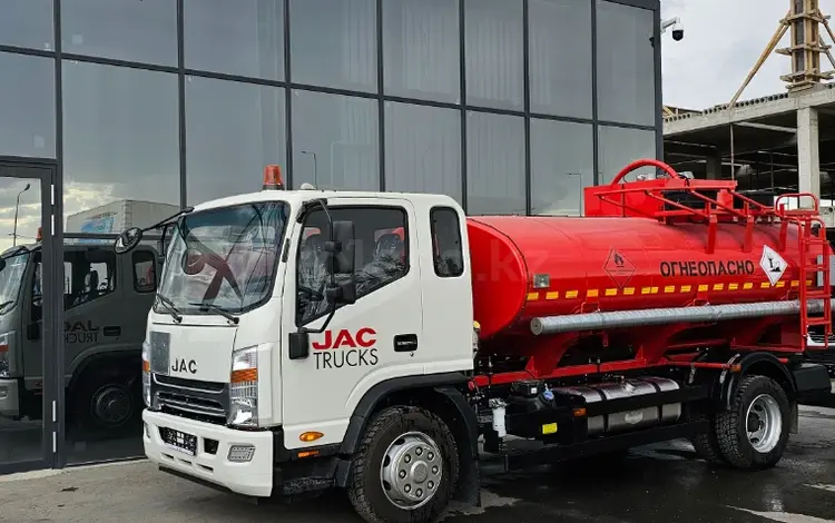 JAC  Автотопливозаправщик АТЗ-8 (бензовоз, цистерна) на шасси JAC-N120 2024 года за 29 500 000 тг. в Атырау