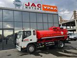JAC  Автотопливозаправщик АТЗ-8 (бензовоз, цистерна) на шасси JAC-N120 2024 года за 32 500 000 тг. в Атырау – фото 2