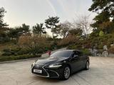 Lexus ES 300h 2019 годаүшін16 000 000 тг. в Алматы