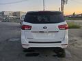 Kia Sedona 2016 года за 9 000 000 тг. в Атырау – фото 3