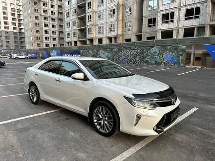 Toyota Camry 2017 года за 12 700 000 тг. в Алматы – фото 3