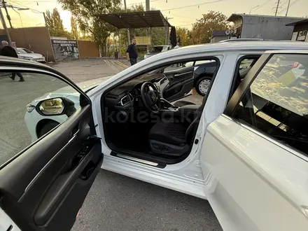Toyota Camry 2018 года за 13 200 000 тг. в Шымкент – фото 8