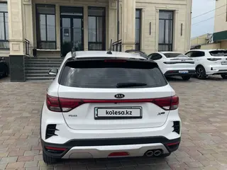 Kia Rio X-Line, 2021