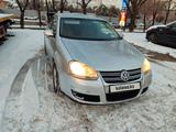 Volkswagen Jetta 2006 года за 2 850 000 тг. в Алматы – фото 2