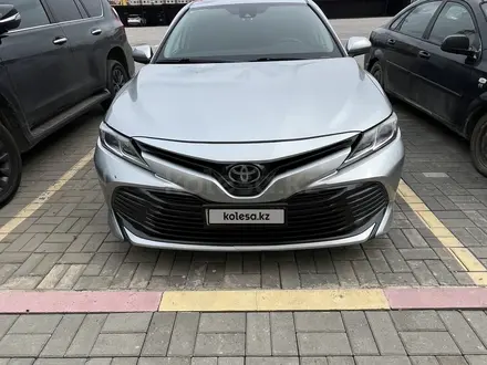 Toyota Camry 2019 года за 7 500 000 тг. в Актобе – фото 7