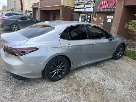 Toyota Camry 2019 года за 7 500 000 тг. в Актобе