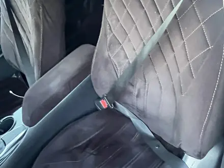 Toyota Camry 2019 года за 7 500 000 тг. в Актобе – фото 4