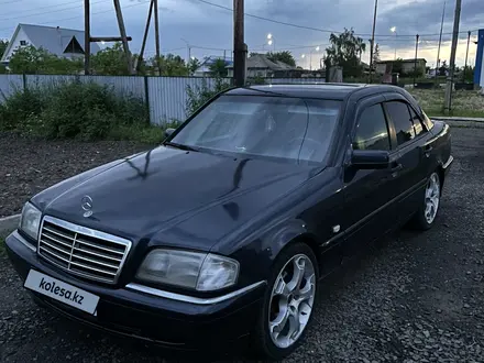 Mercedes-Benz C 180 1994 года за 2 200 000 тг. в Кокшетау – фото 2