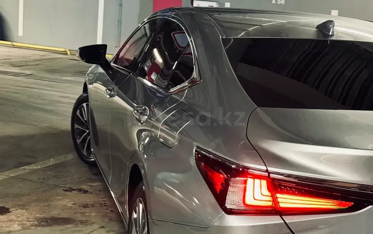 Lexus ES 350 2022 годаүшін27 510 000 тг. в Алматы