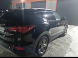 Hyundai Santa Fe 2017 года за 7 000 000 тг. в Актобе – фото 4