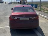 Hyundai Sonata 2011 года за 3 500 000 тг. в Атырау – фото 2