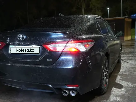 Toyota Camry 2019 года за 11 800 000 тг. в Астана – фото 8