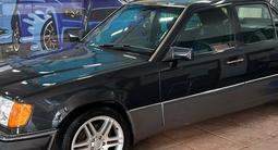 Mercedes-Benz E 320 1993 года за 2 500 000 тг. в Астана – фото 3