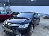 Toyota Camry 2017 года за 13 000 000 тг. в Атырау