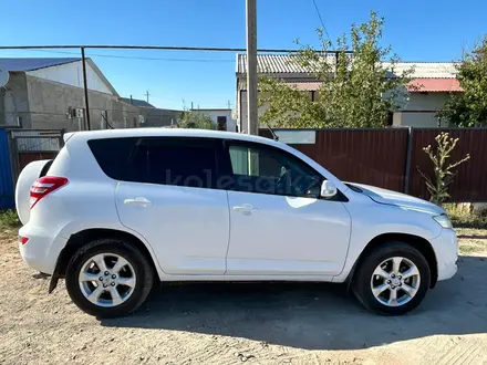 Toyota RAV4 2011 года за 8 000 000 тг. в Атырау