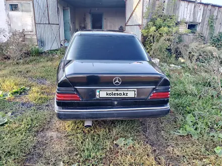 Mercedes-Benz E 200 1988 года за 1 300 000 тг. в Атбасар – фото 5