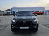 Toyota Highlander 2022 года за 40 000 000 тг. в Аксай – фото 2