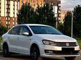 Volkswagen Polo 2018 года за 3 300 000 тг. в Актобе – фото 2